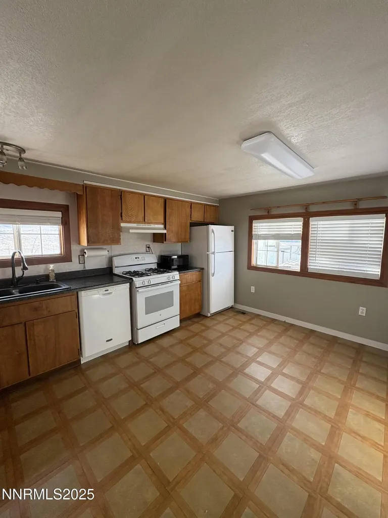 20 Miley Yerington NV 89447