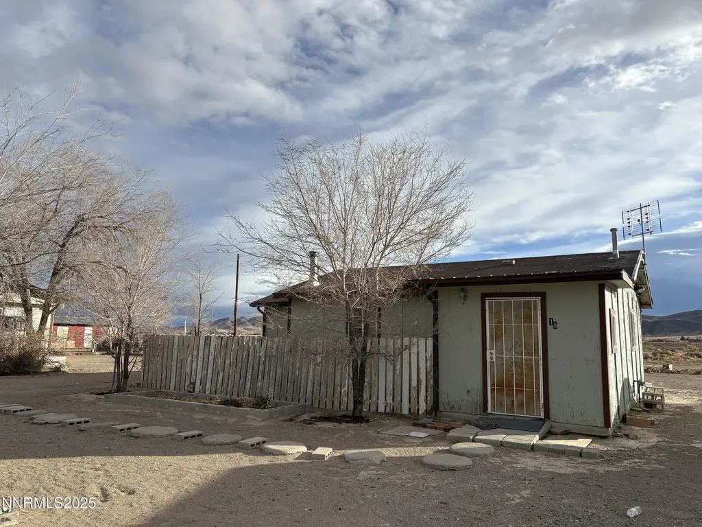 20 Miley Yerington NV 89447