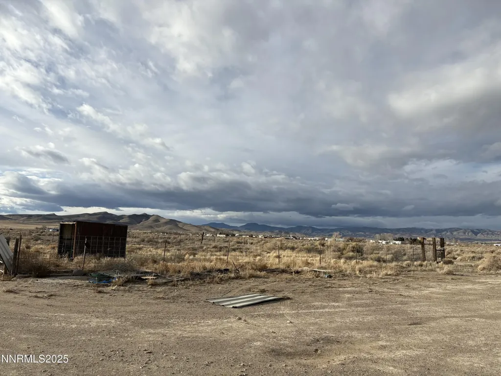 20 Miley Yerington NV 89447