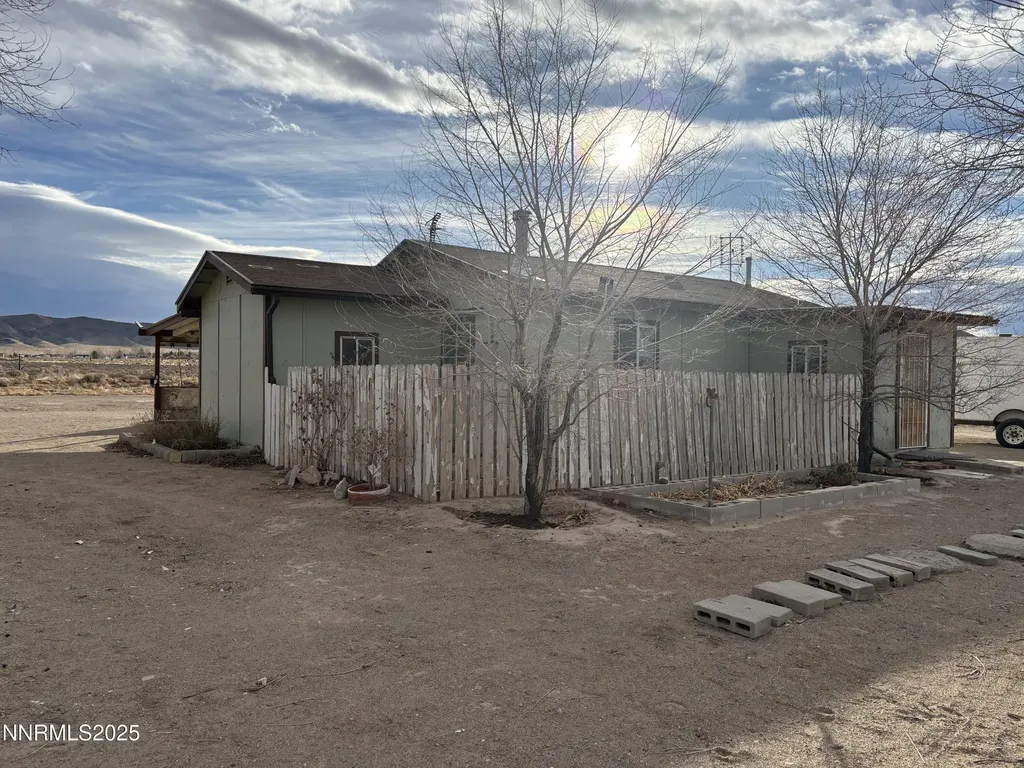 20 Miley Yerington NV 89447