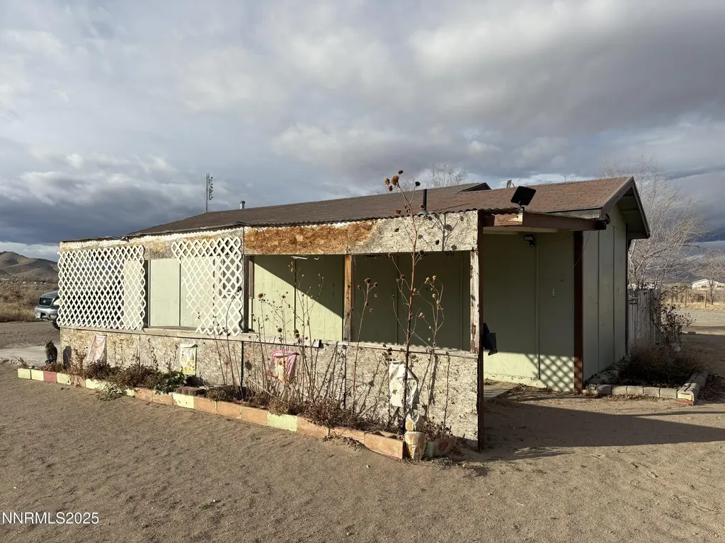 20 Miley Yerington NV 89447