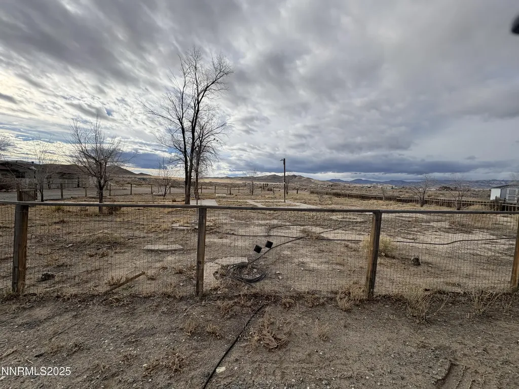 20 Miley Yerington NV 89447