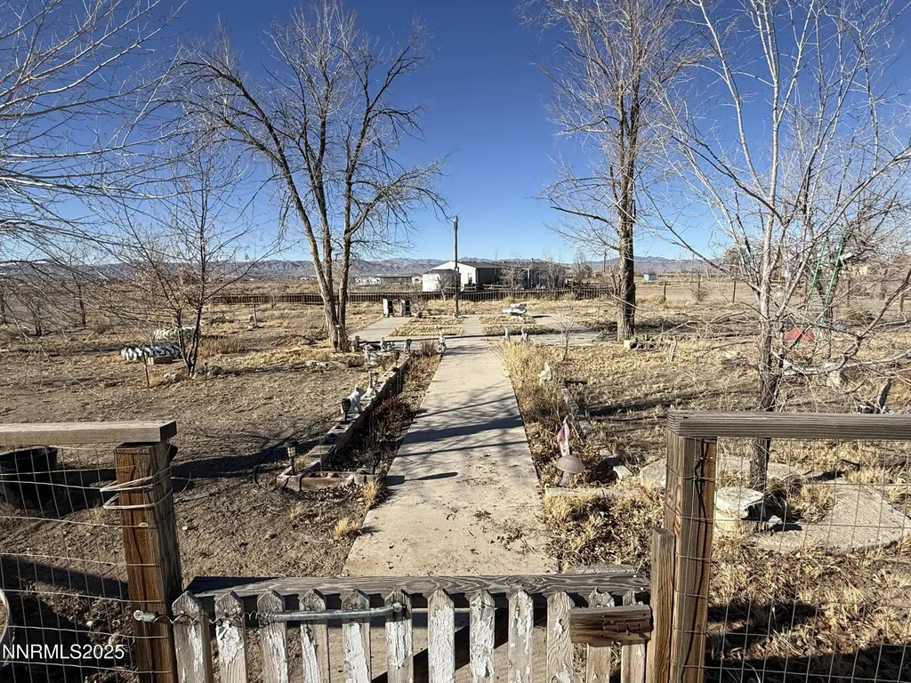 20 Miley Yerington NV 89447