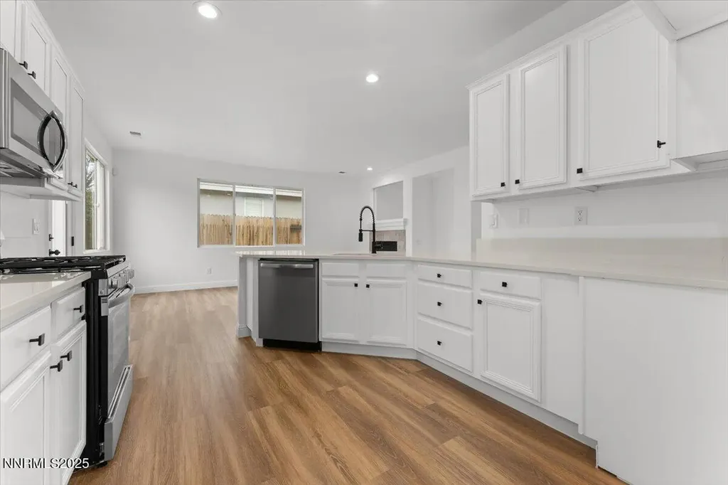 10482 Summershade Reno NV 89521