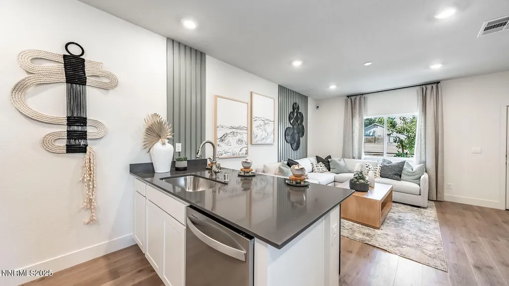 1641 Icelandic Reno NV 89523