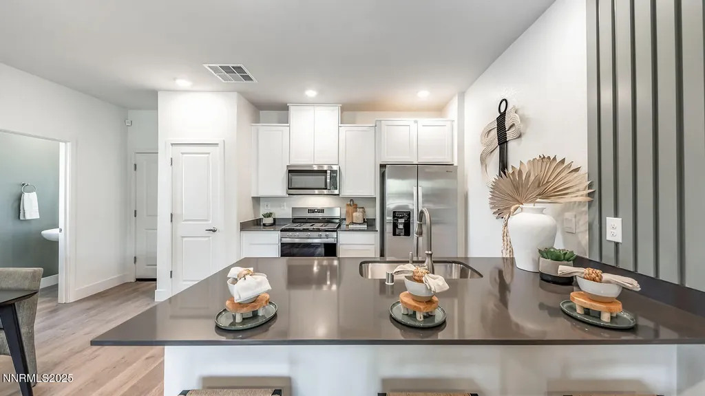 1641 Icelandic Reno NV 89523