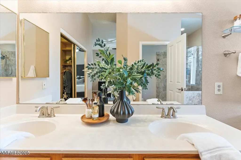 1655 Black Oak Sparks NV 89436