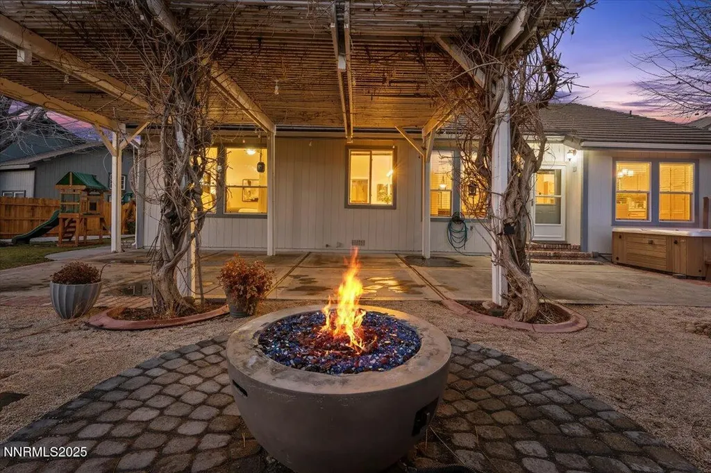 1655 Black Oak Sparks NV 89436