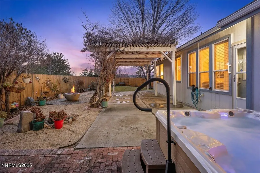 1655 Black Oak Sparks NV 89436