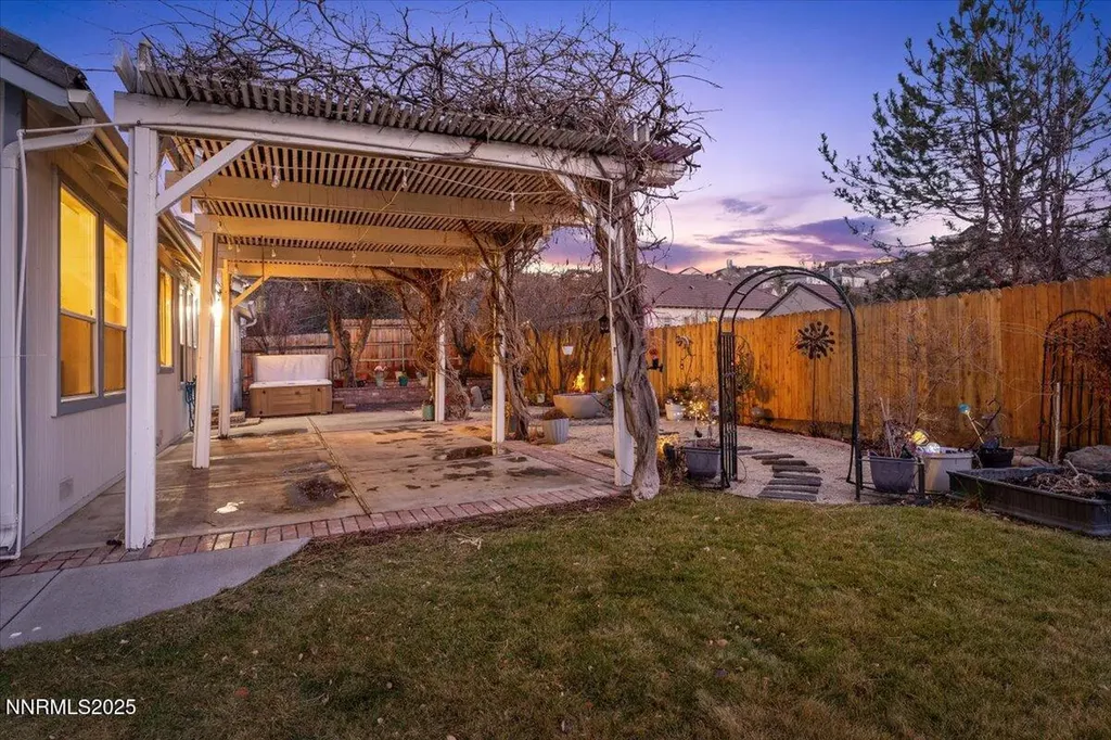 1655 Black Oak Sparks NV 89436