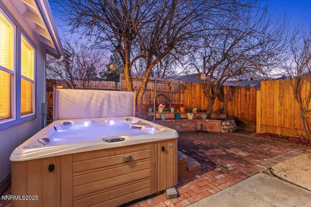 1655 Black Oak Sparks NV 89436