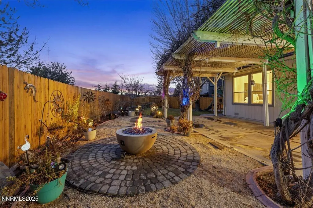 1655 Black Oak Sparks NV 89436