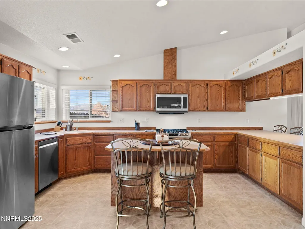 211 Bridlepath Fernley NV 89408