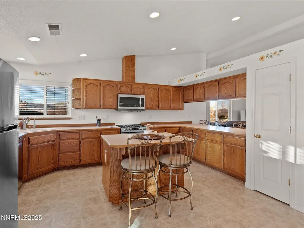 211 Bridlepath Fernley NV 89408