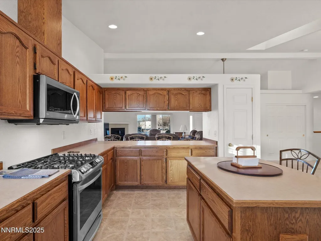 211 Bridlepath Fernley NV 89408