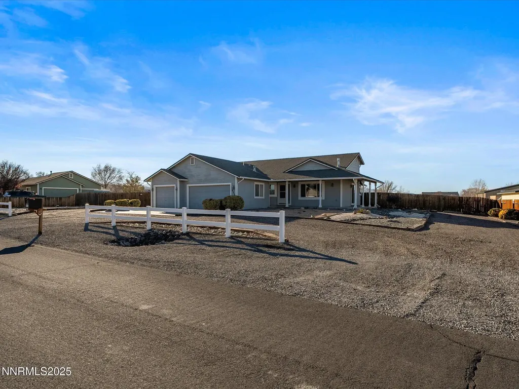 211 Bridlepath Fernley NV 89408