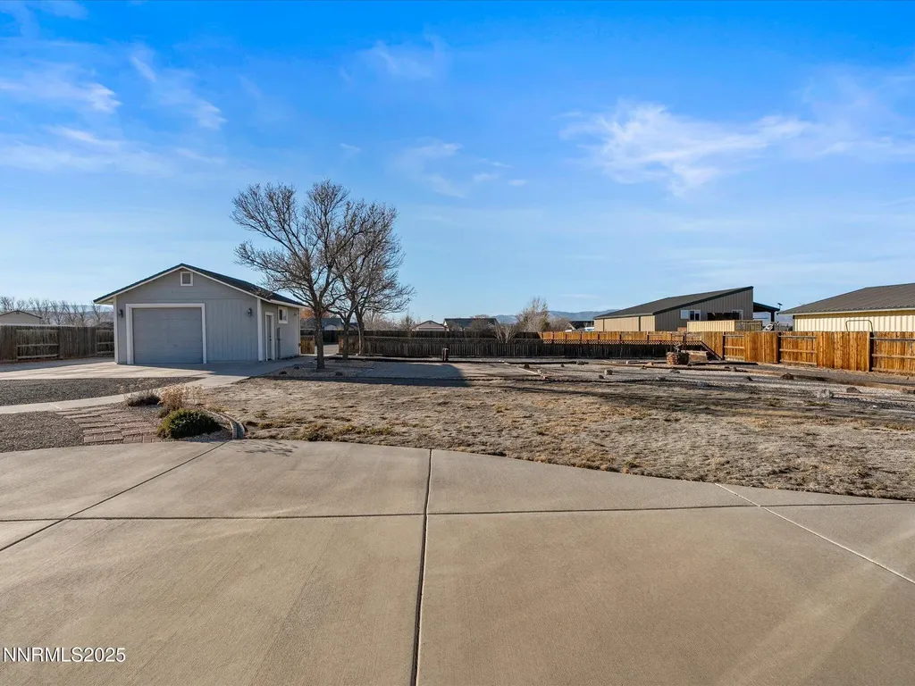 211 Bridlepath Fernley NV 89408