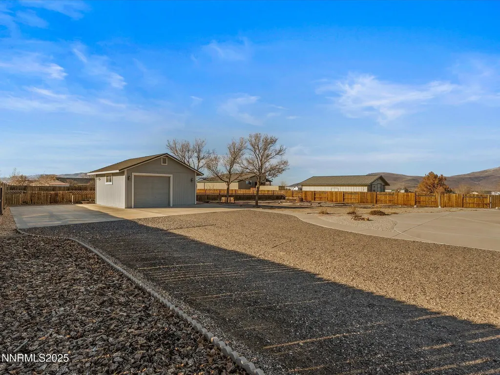 211 Bridlepath Fernley NV 89408