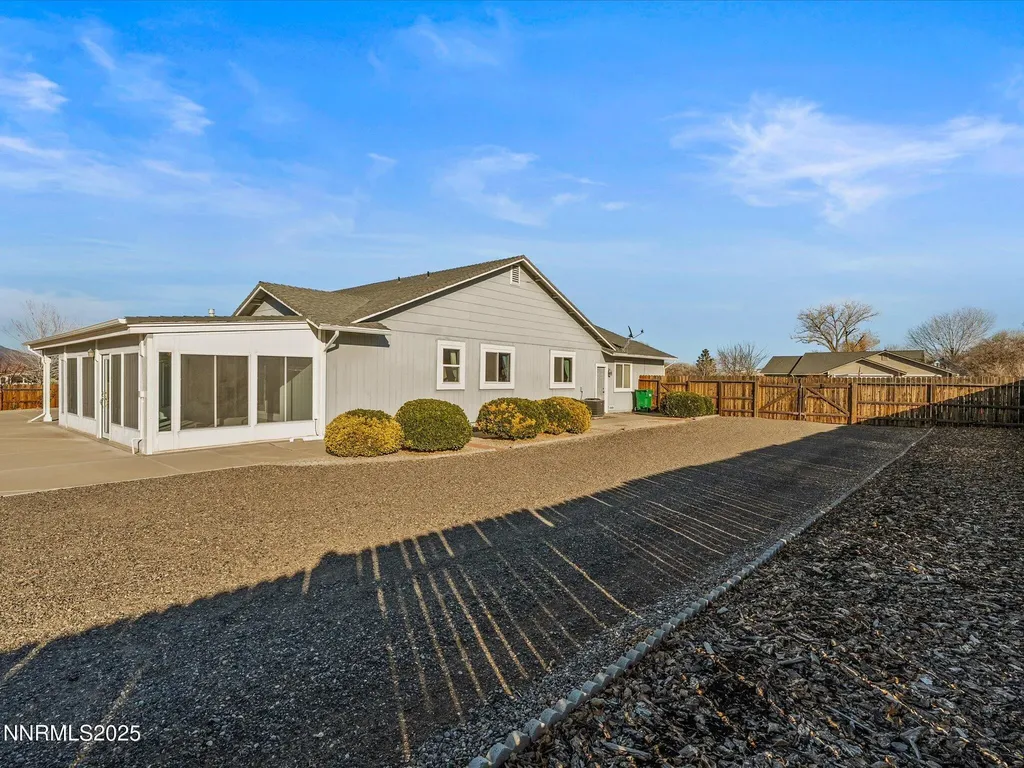211 Bridlepath Fernley NV 89408