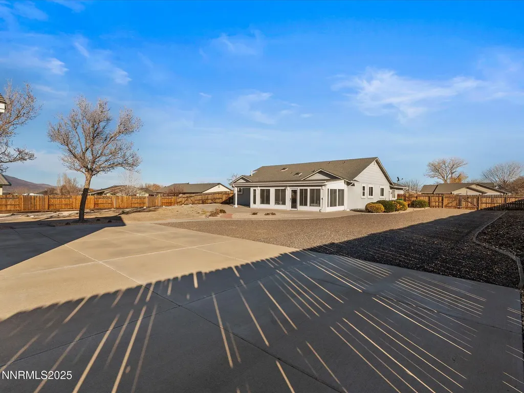 211 Bridlepath Fernley NV 89408