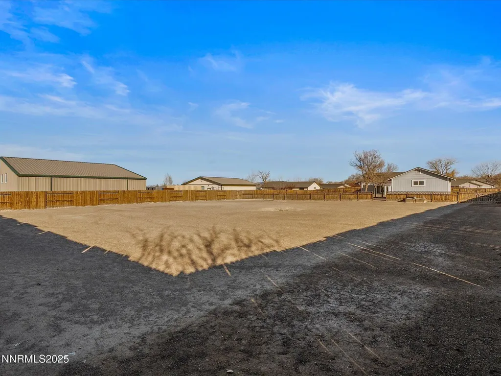 211 Bridlepath Fernley NV 89408