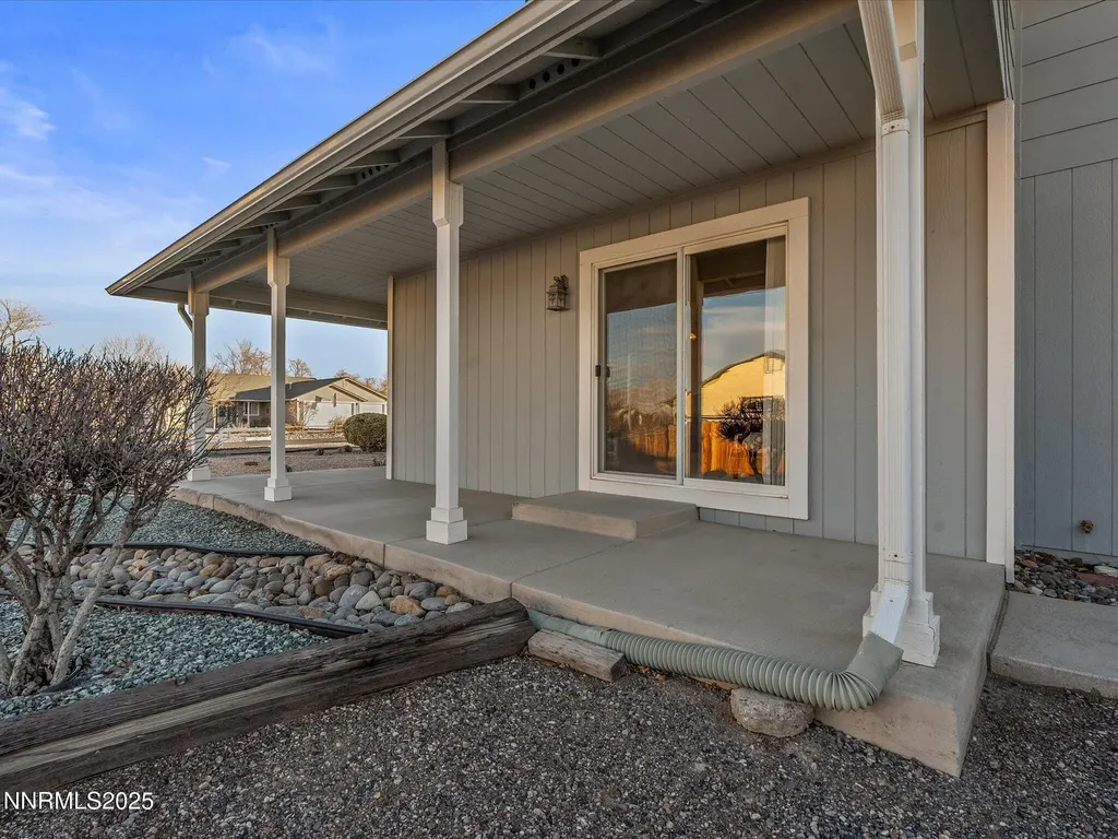 211 Bridlepath Fernley NV 89408