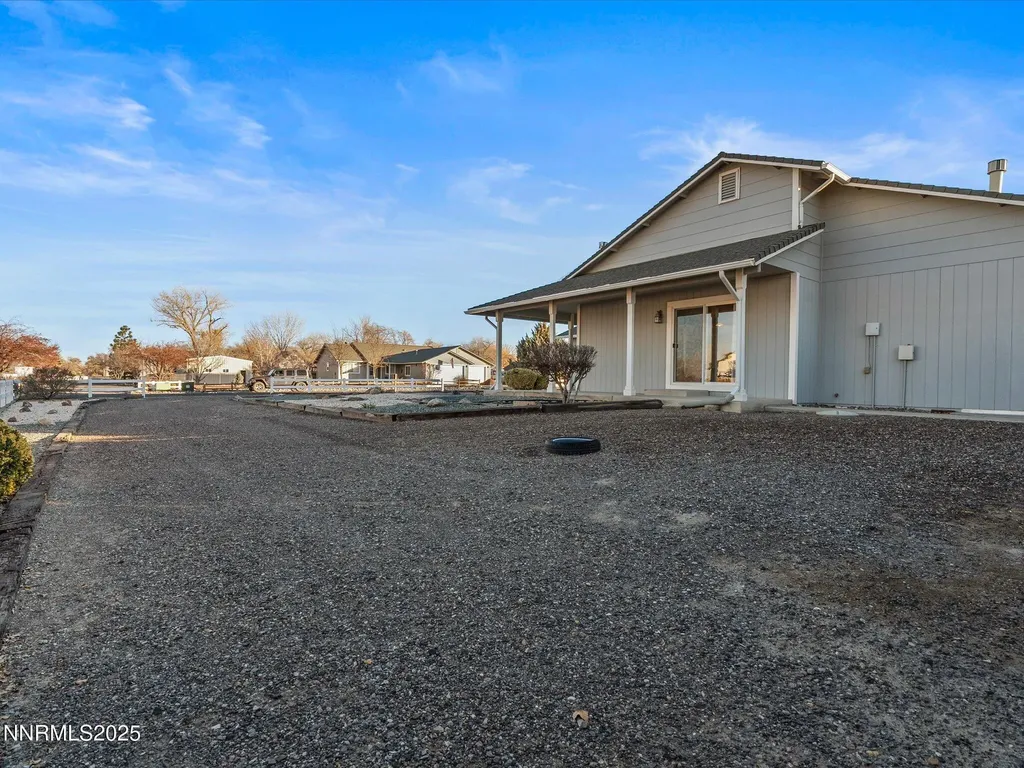 211 Bridlepath Fernley NV 89408