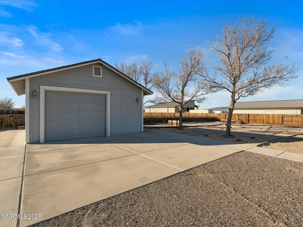 211 Bridlepath Fernley NV 89408