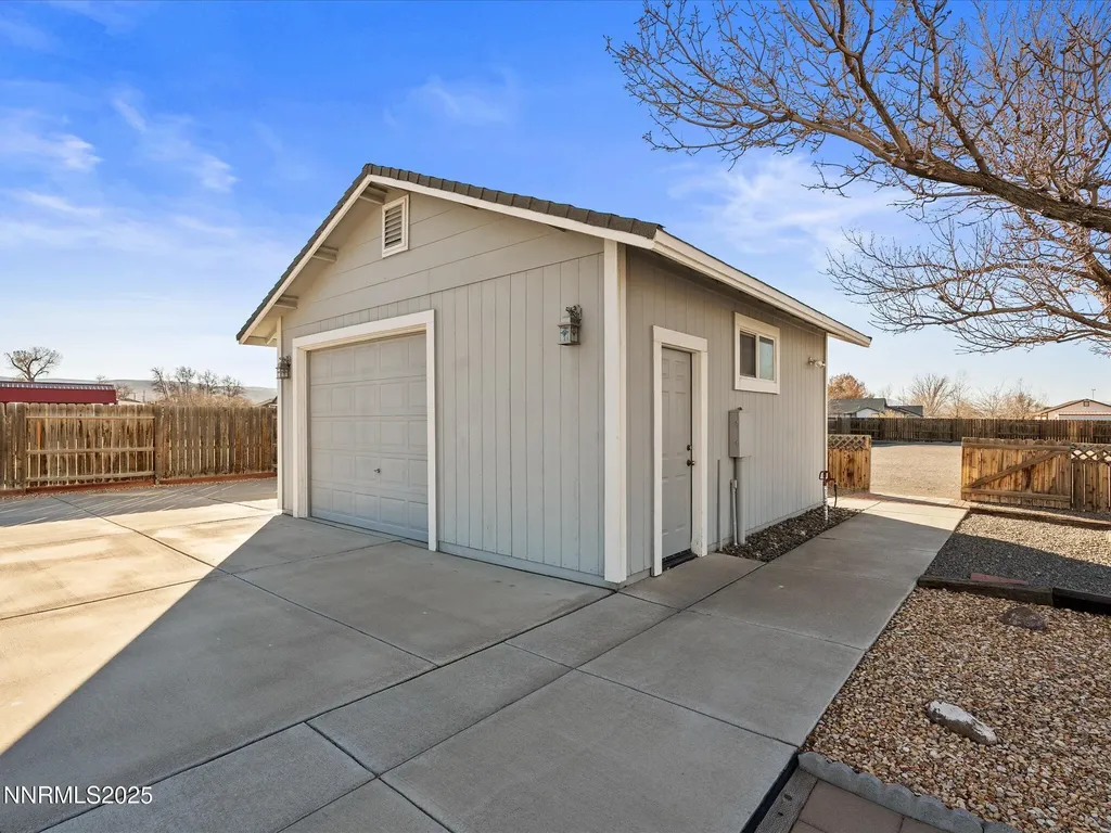 211 Bridlepath Fernley NV 89408