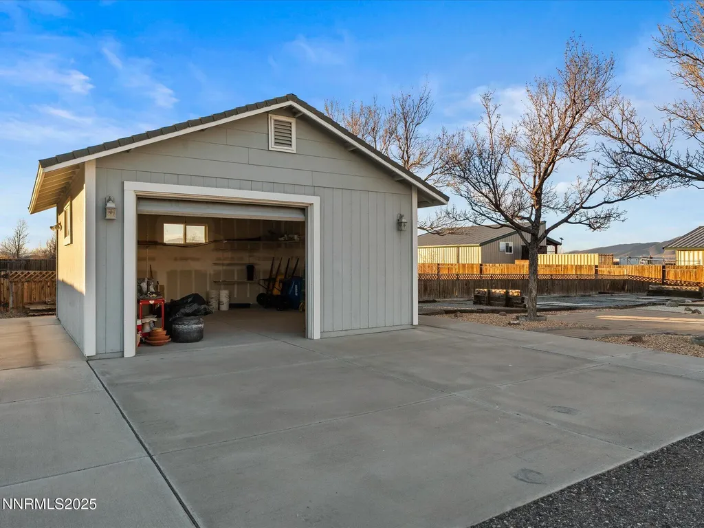 211 Bridlepath Fernley NV 89408