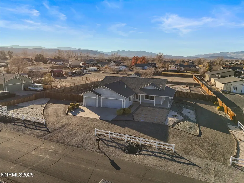 211 Bridlepath Fernley NV 89408