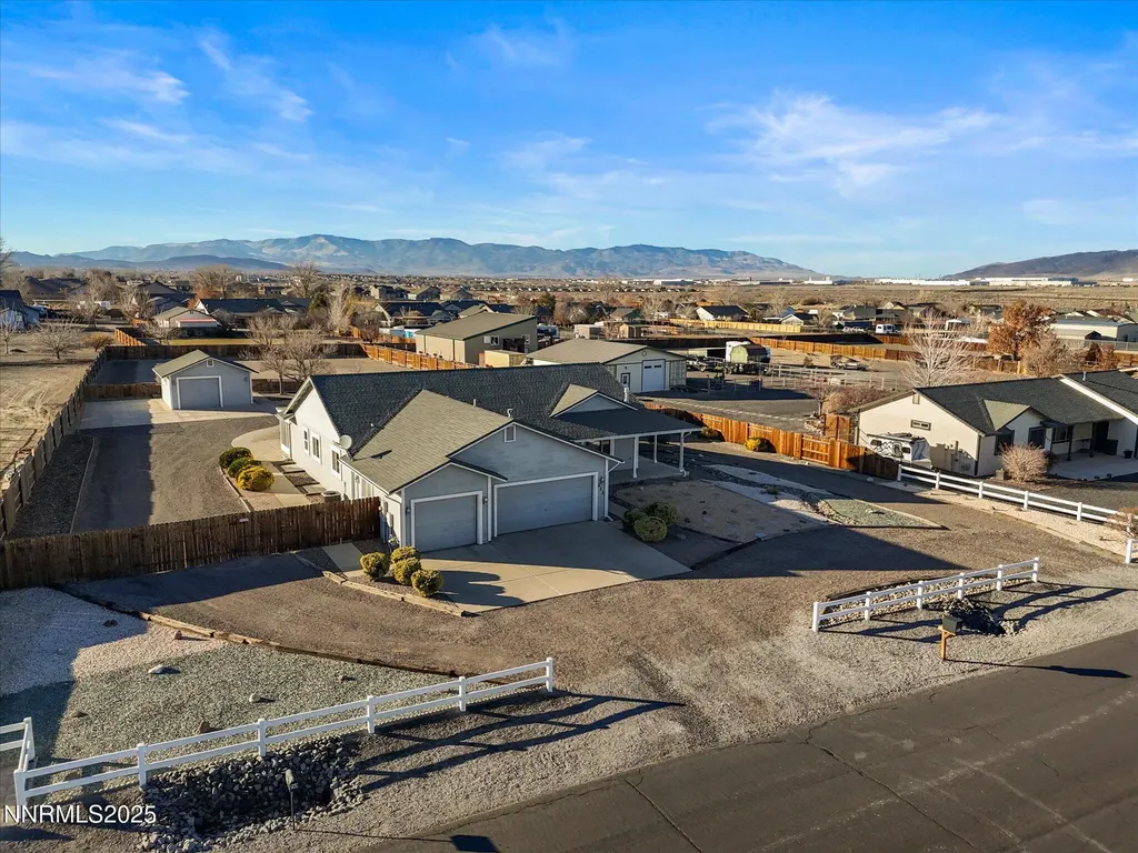 211 Bridlepath Fernley NV 89408