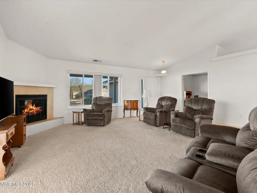 211 Bridlepath Fernley NV 89408