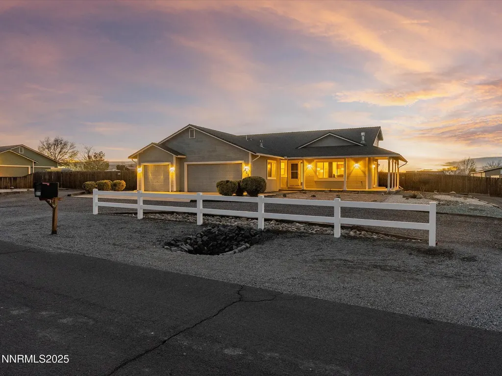 211 Bridlepath Fernley NV 89408