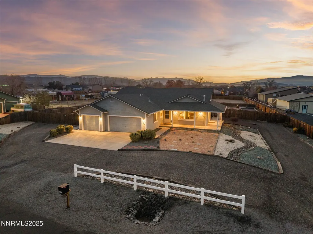 211 Bridlepath Fernley NV 89408