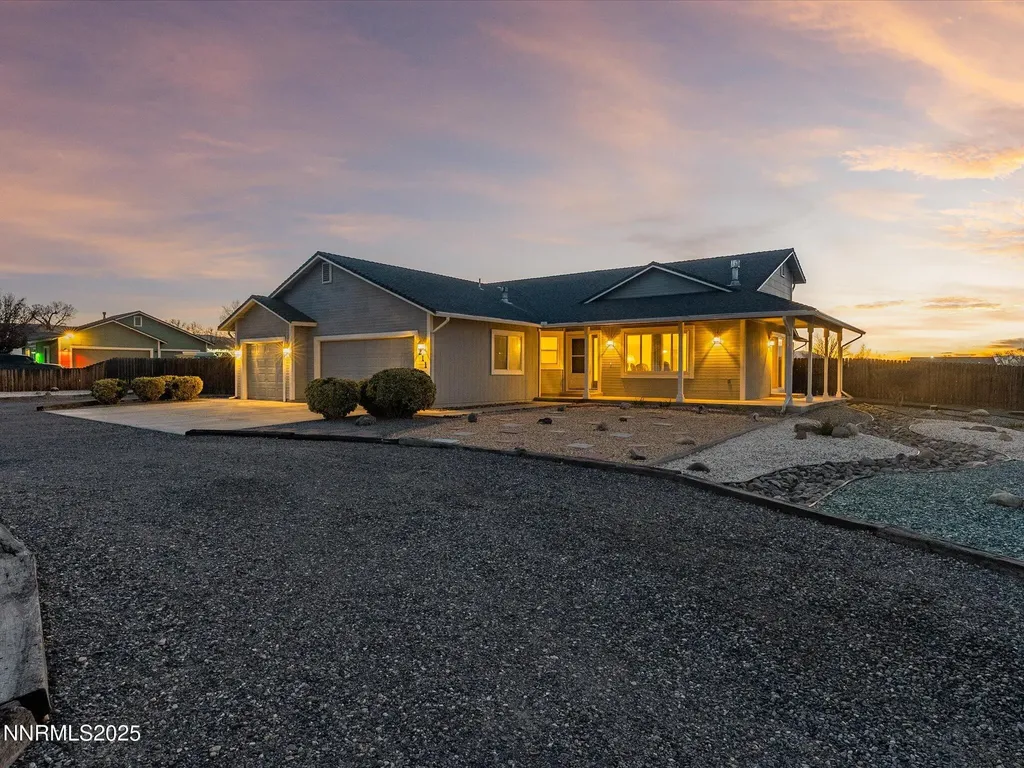 211 Bridlepath Fernley NV 89408