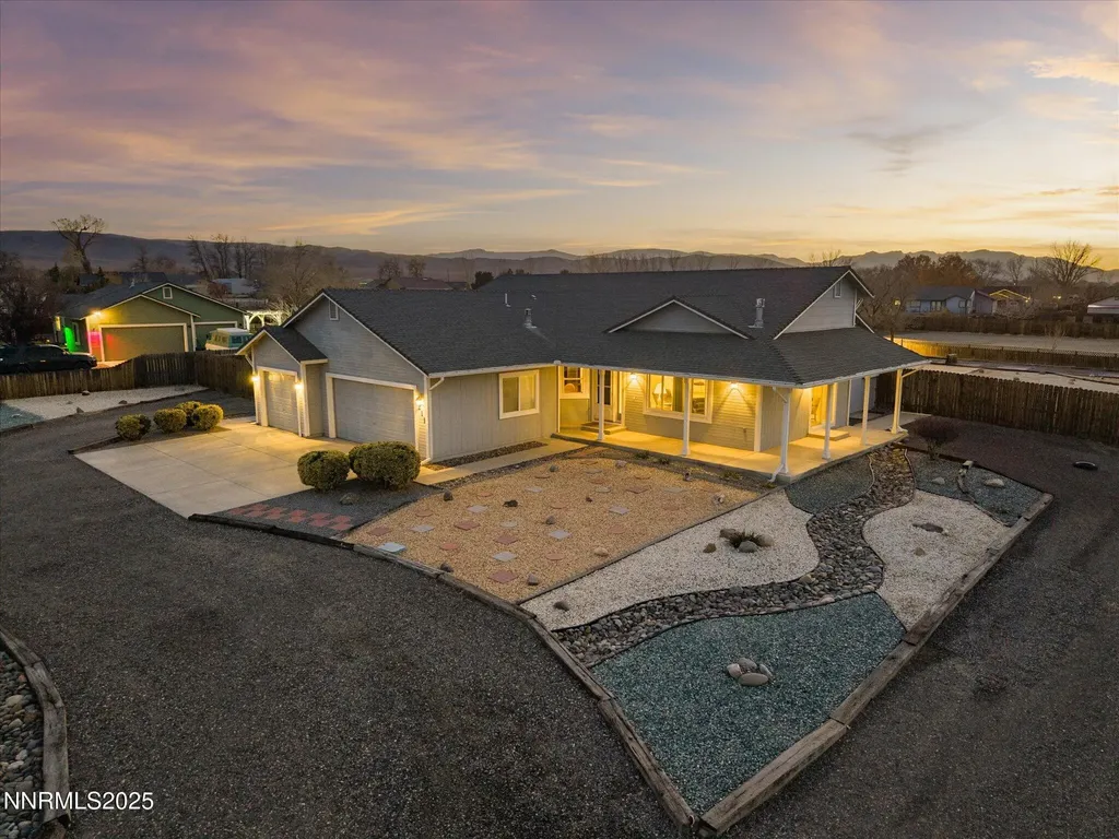 211 Bridlepath Fernley NV 89408