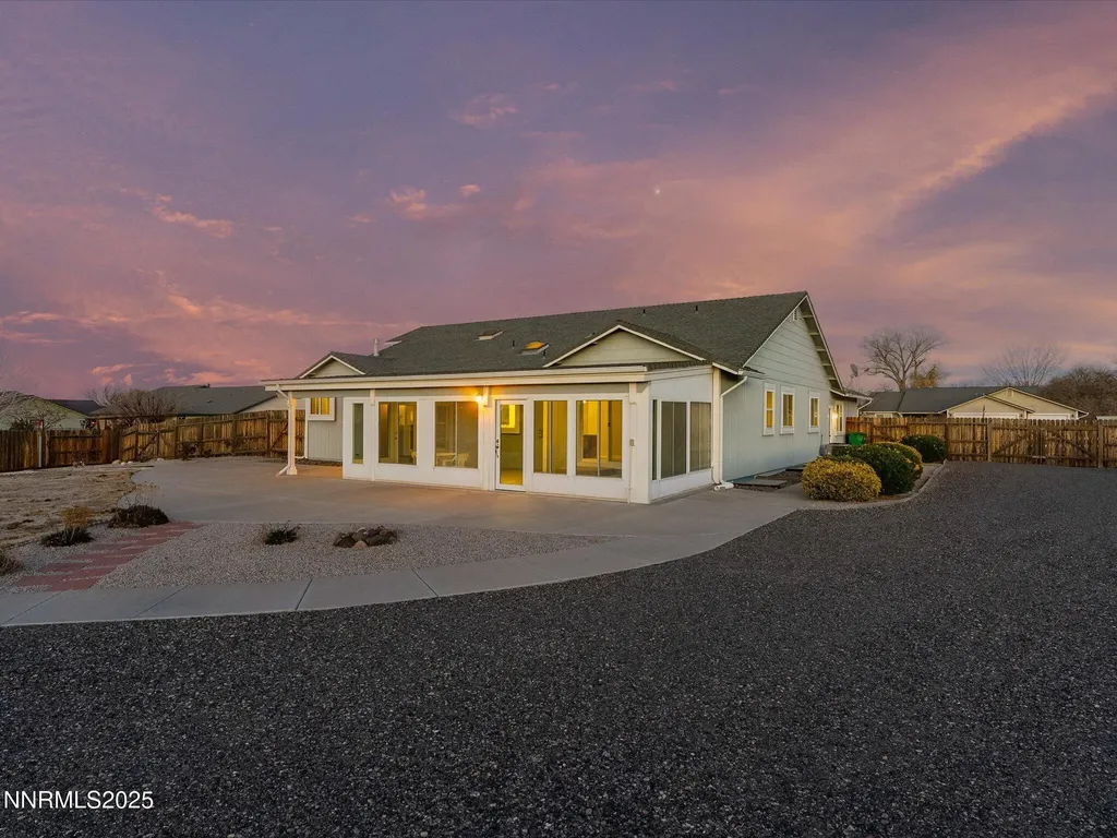 211 Bridlepath Fernley NV 89408