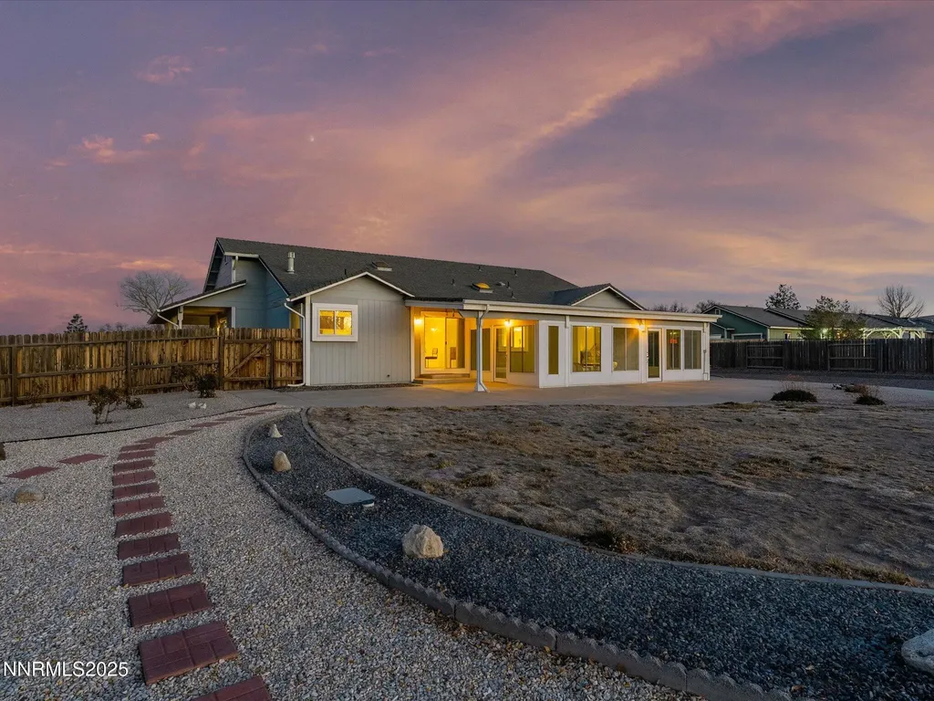 211 Bridlepath Fernley NV 89408