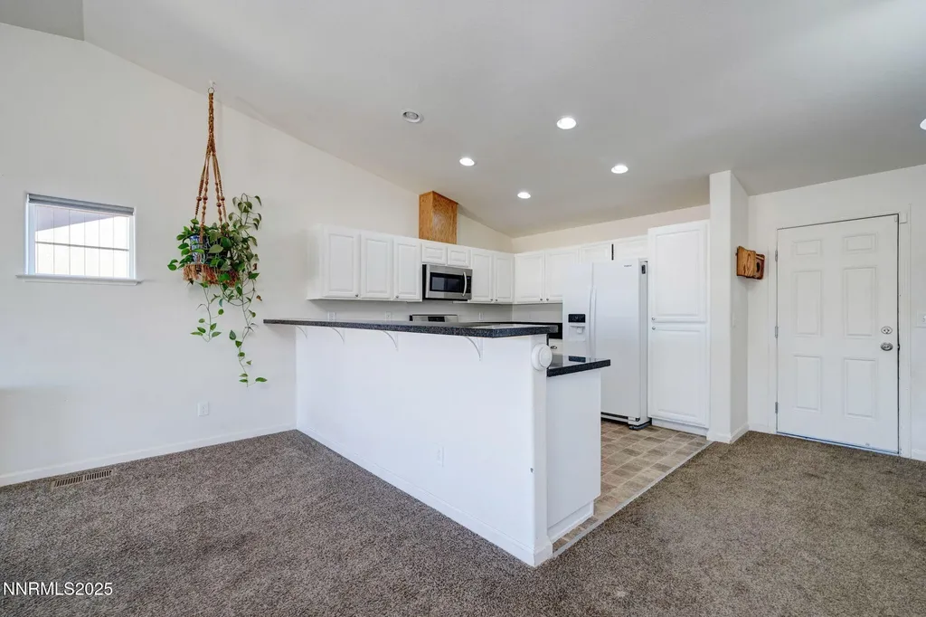 3175 Snowberry Silver Springs NV 89429