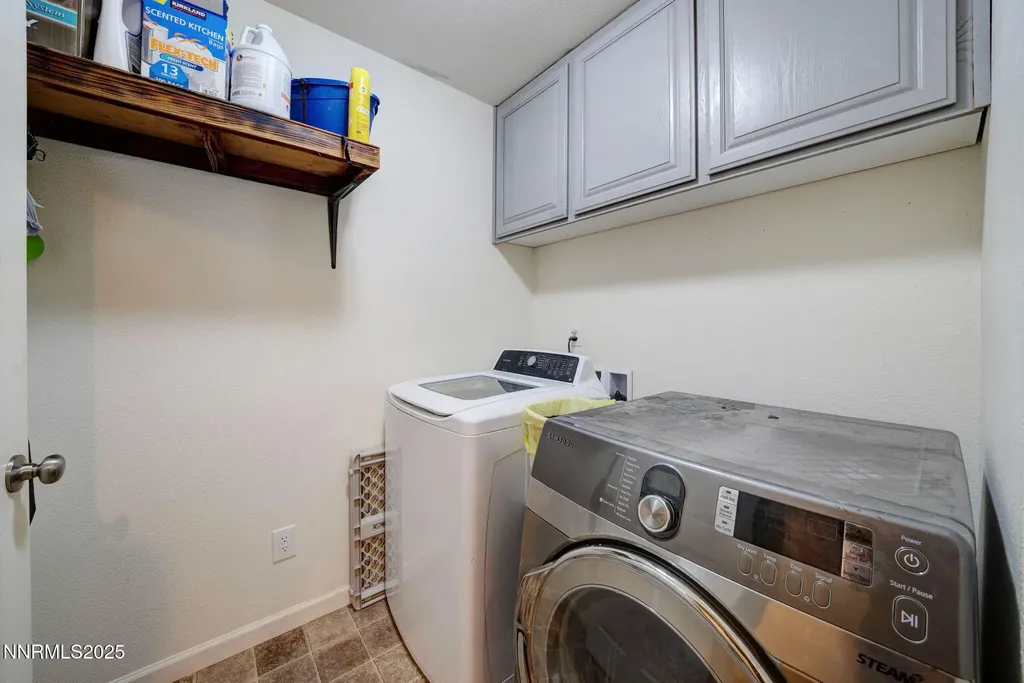 3175 Snowberry Silver Springs NV 89429