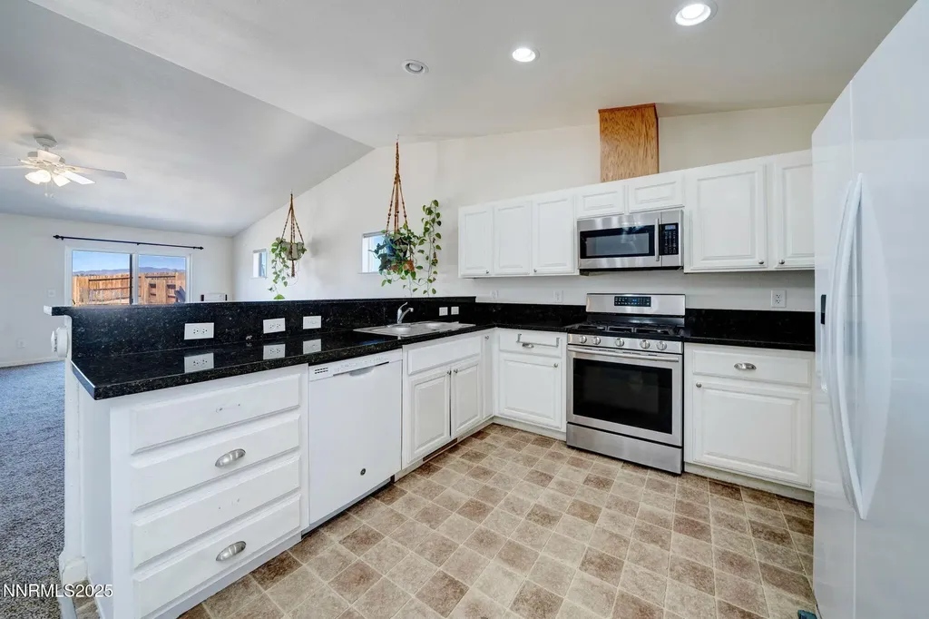 3175 Snowberry Silver Springs NV 89429