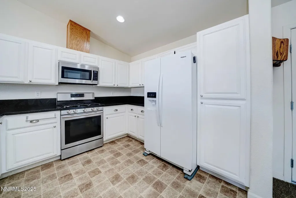 3175 Snowberry Silver Springs NV 89429