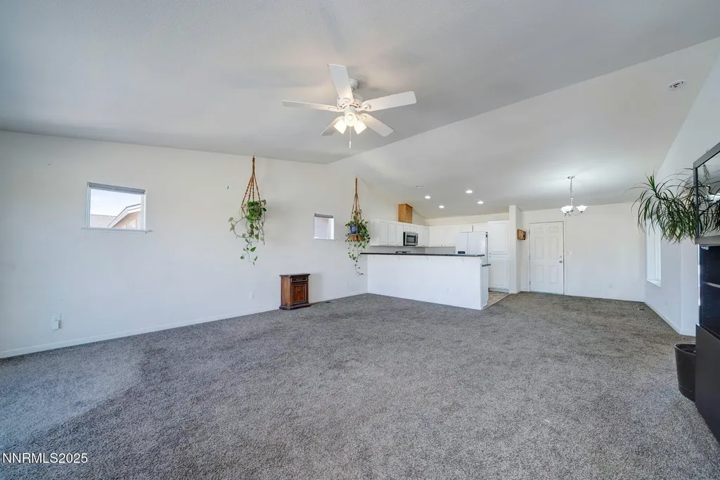 3175 Snowberry Silver Springs NV 89429