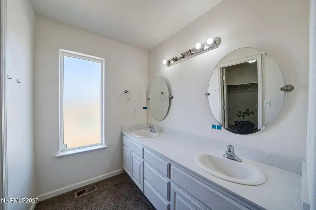 3175 Snowberry Silver Springs NV 89429