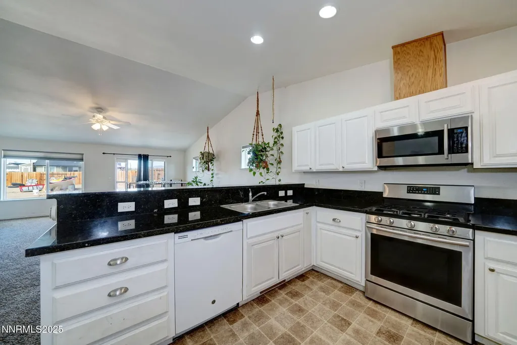 3175 Snowberry Silver Springs NV 89429