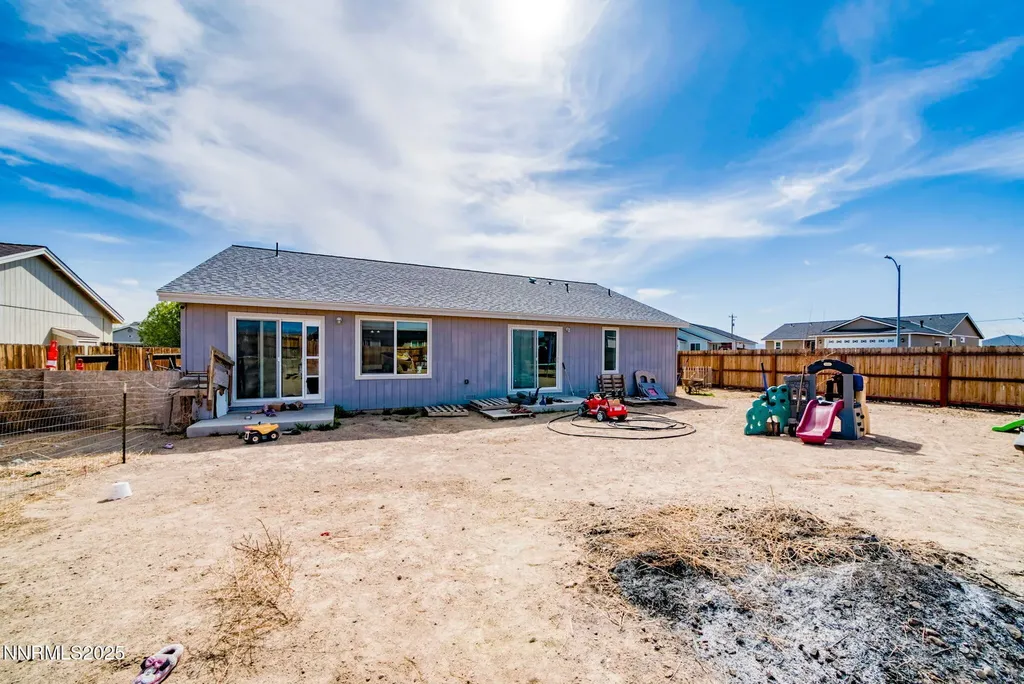 3175 Snowberry Silver Springs NV 89429