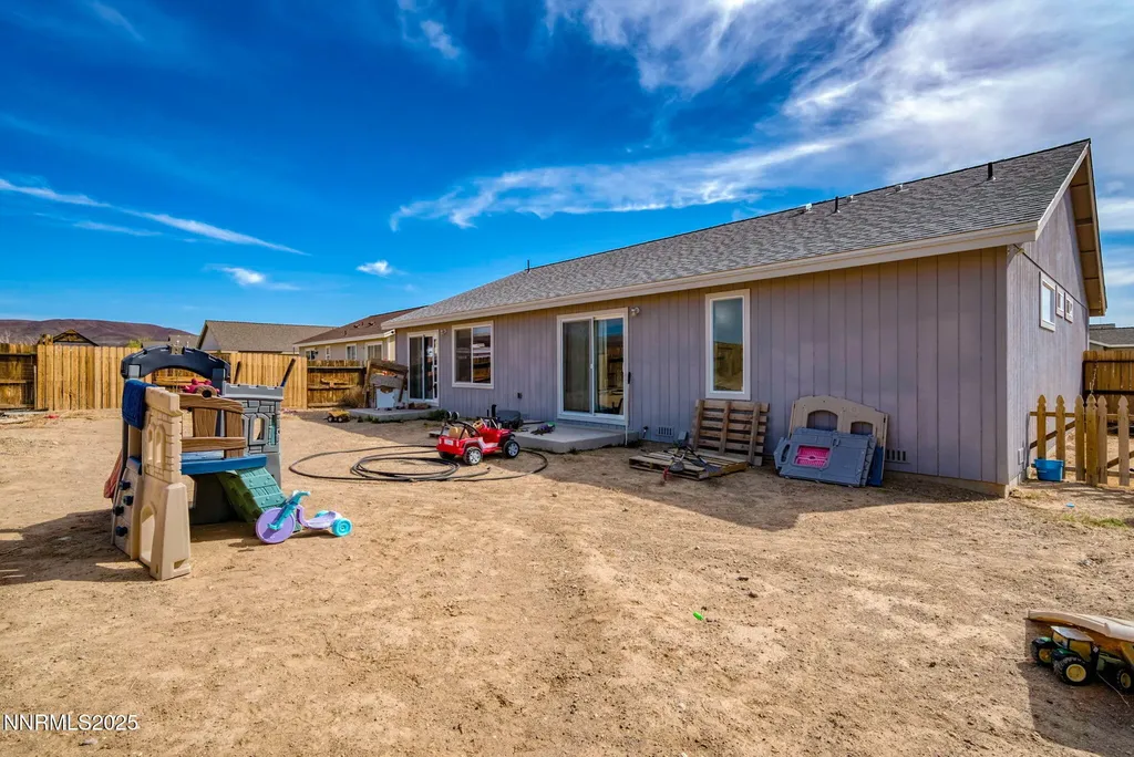 3175 Snowberry Silver Springs NV 89429