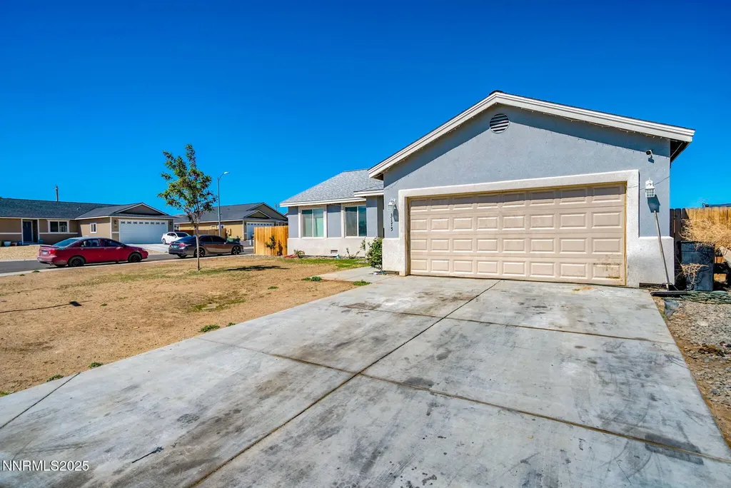 3175 Snowberry Silver Springs NV 89429
