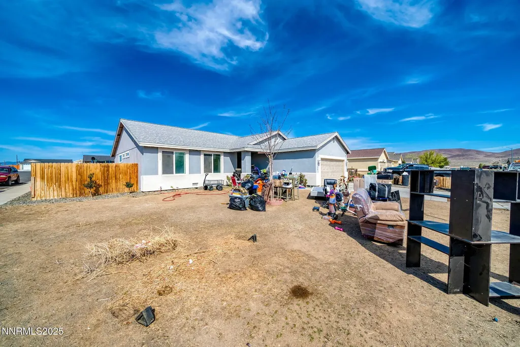3175 Snowberry Silver Springs NV 89429